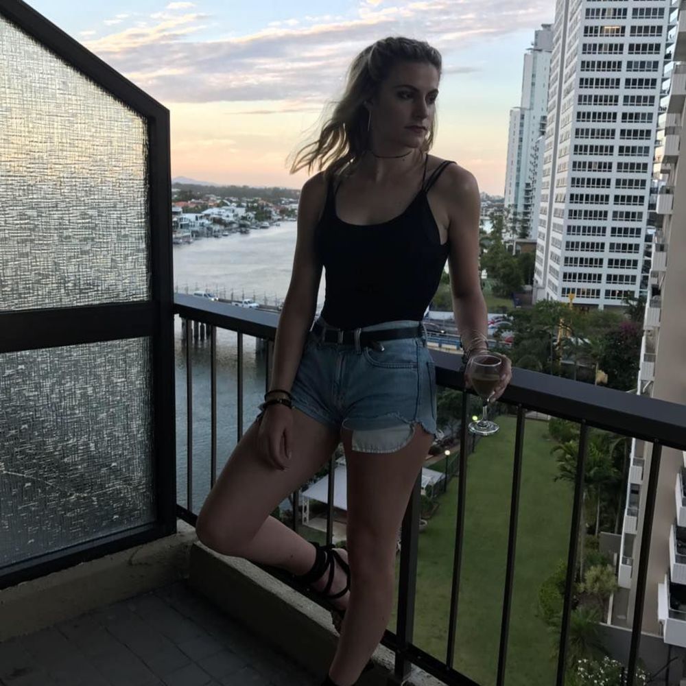 Meet your Posher, Courtney