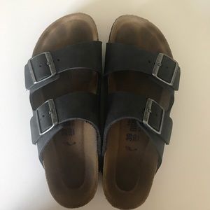 Black leather birkenstocks size 39