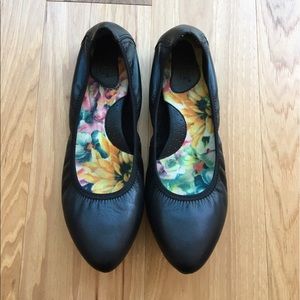 Born | Rozalee leather ballet flat