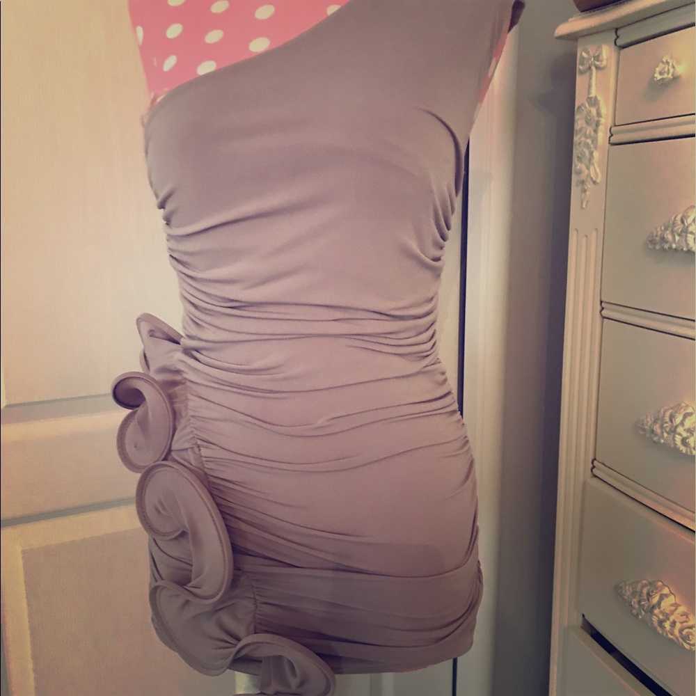 Mauve color body con dress