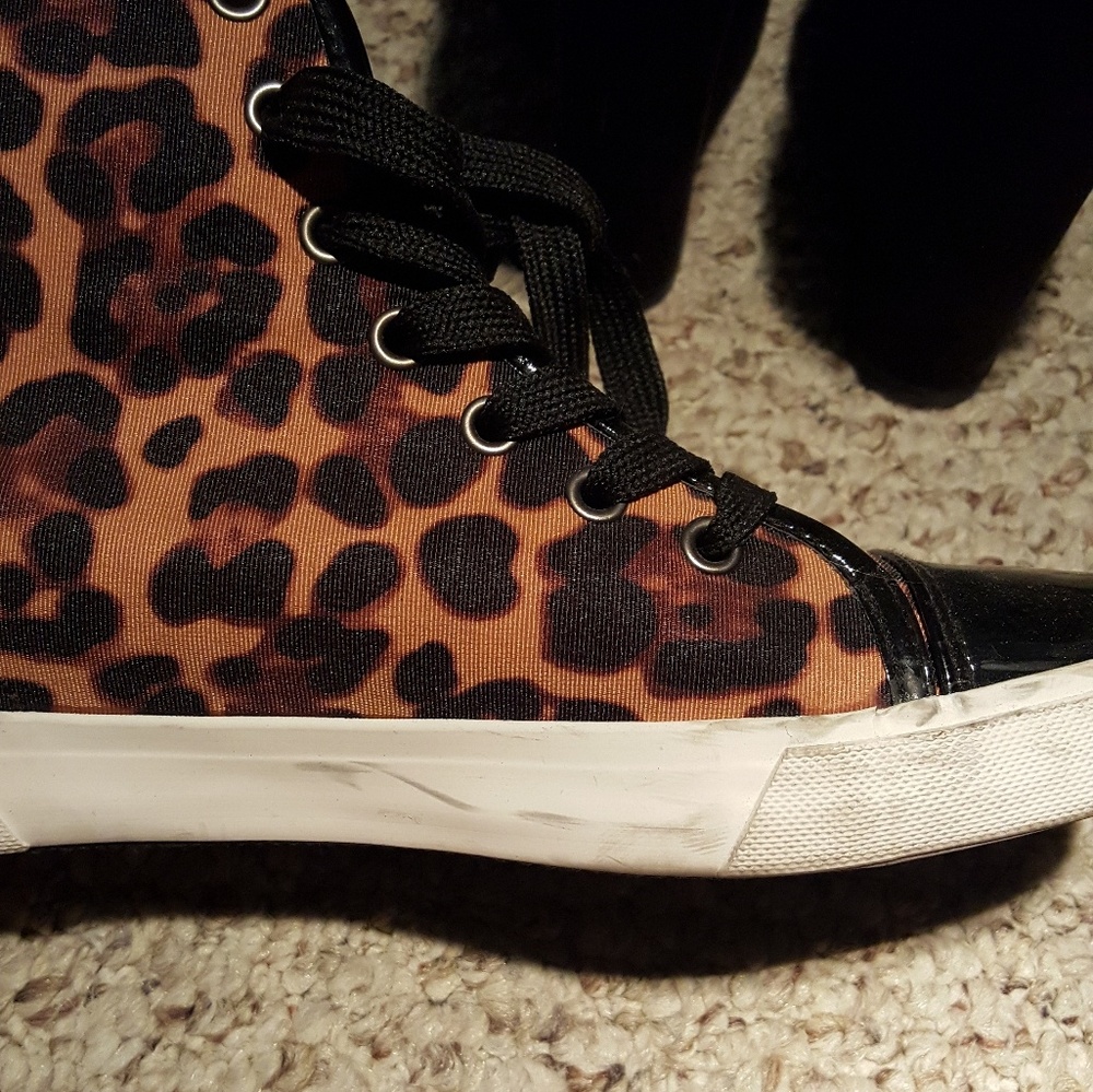Shoes - Picture 4 of 4