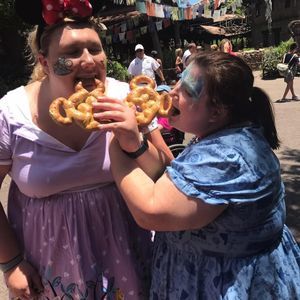 Meet your Posher, Caroline