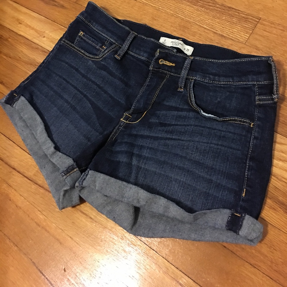*Last Chance - donating next week!* A& F shorts