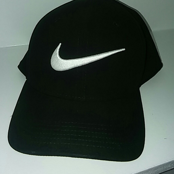 Nike Fitted Cap - Picture 1 of 1
