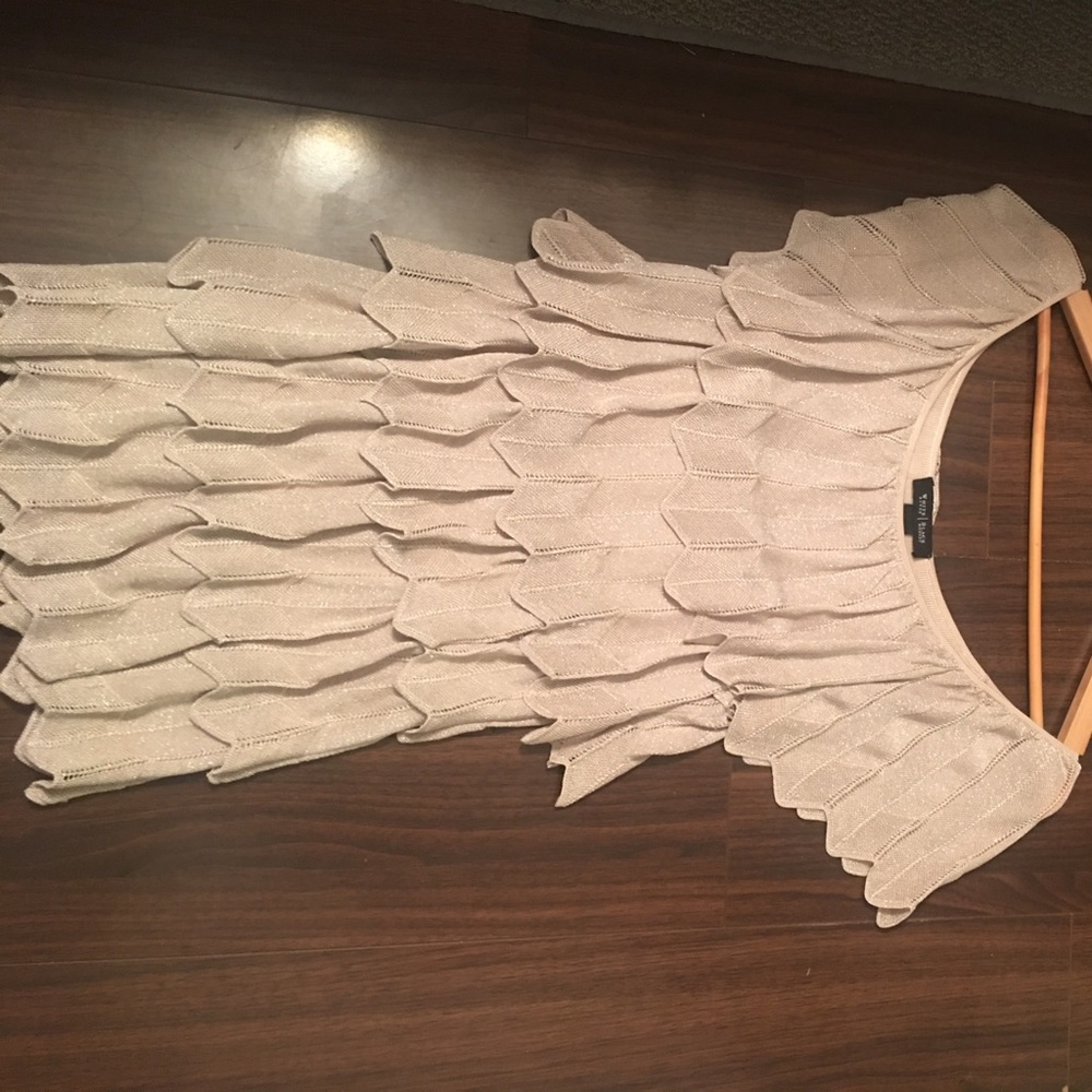 White House/Black Market gold top