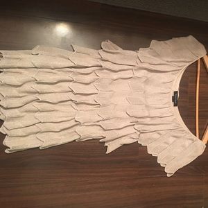 White House/Black Market gold top