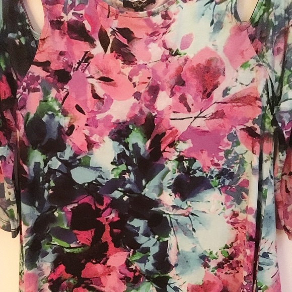 🌸Cupio Floral Three Quarter Shirt🌸 - Picture 3 of 3