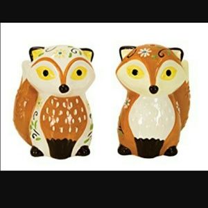 NWT Boston Warehouse Fox Salt and Pepper Shakers