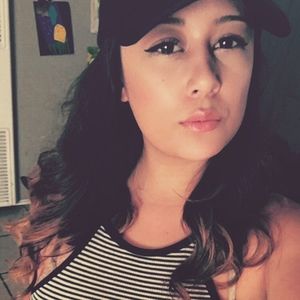 Meet your Posher, Dominique