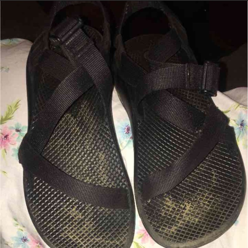 BLACK CHACO SANDALS