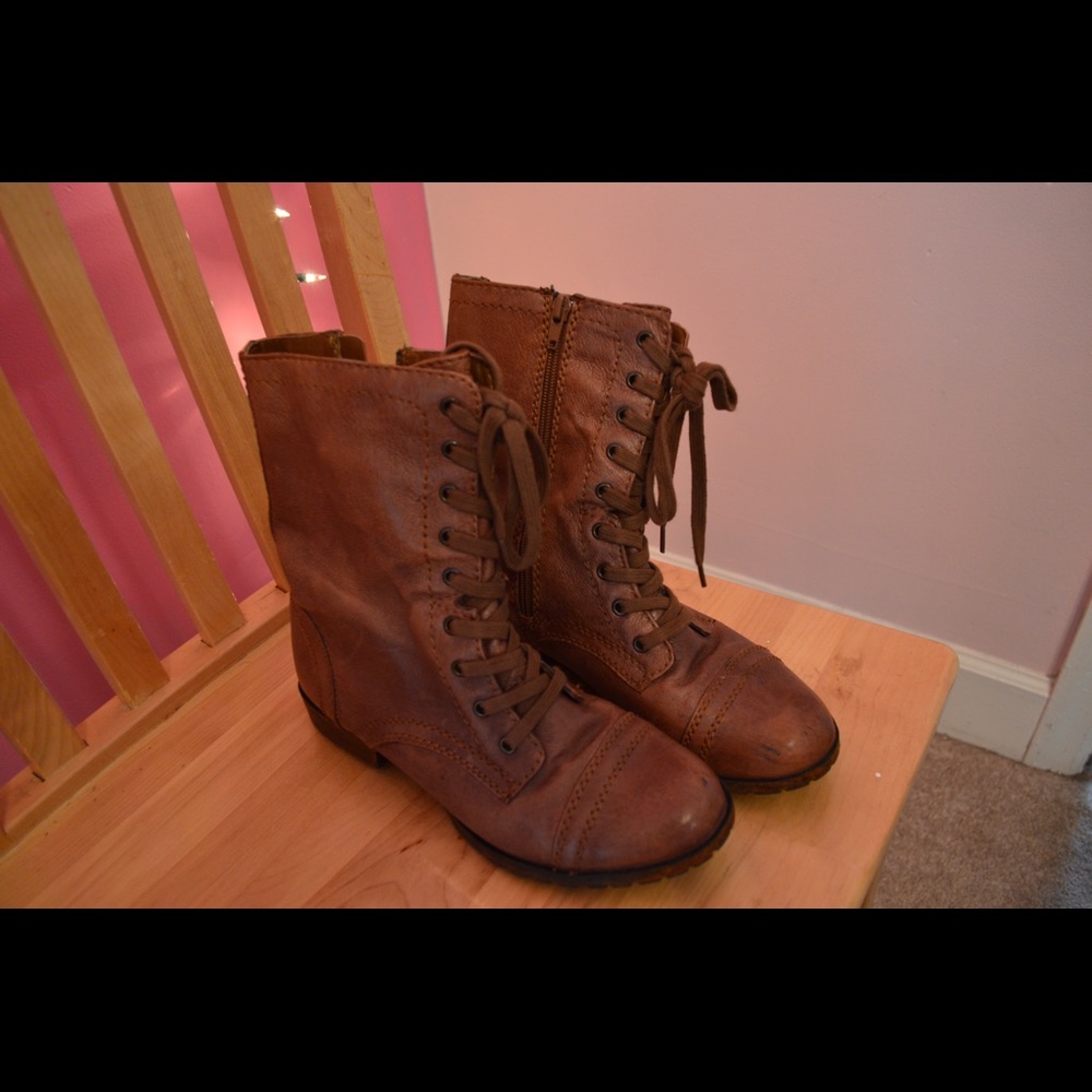 Combat boots