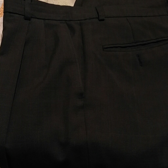 Ladies Suit - Picture 3 of 4