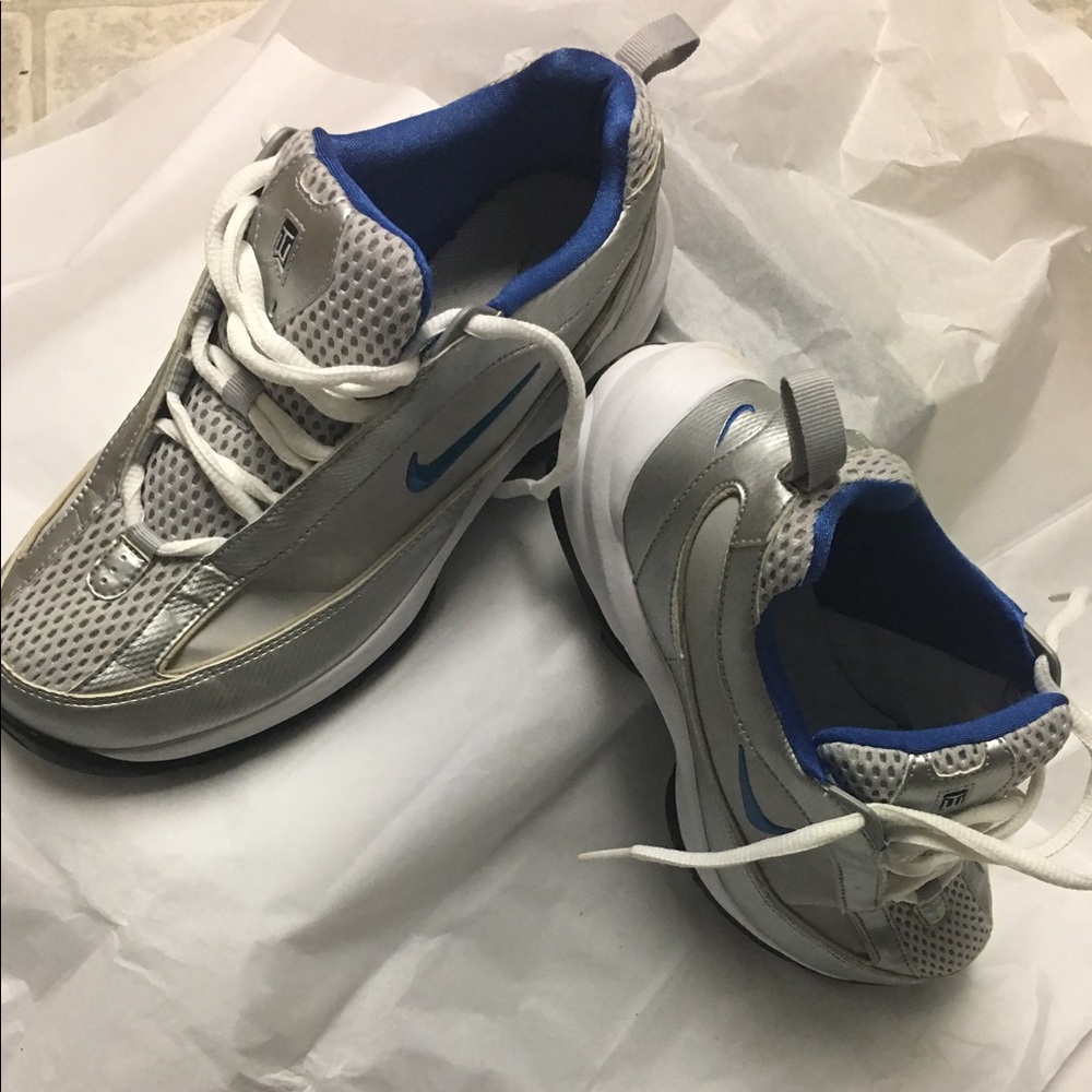 Tiger Woods Kids golf shoes