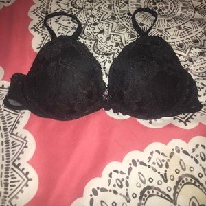 black lace vs bra
