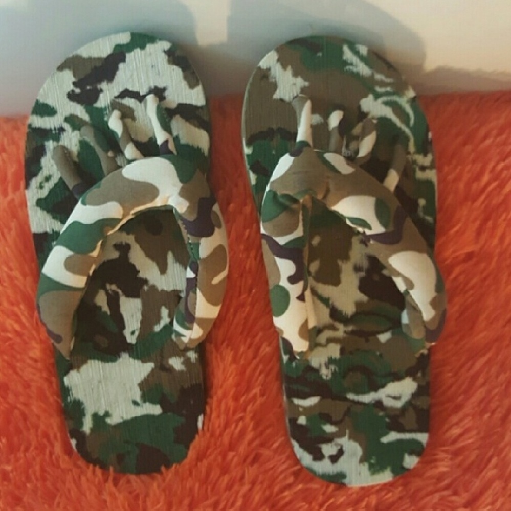 SOLD PEDI COUTURE Camo Flip Flops