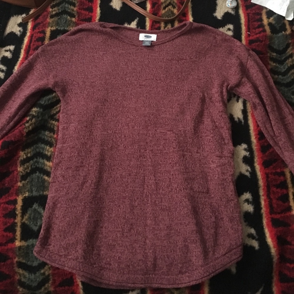 Maroon/heathered sweater/long sleeve