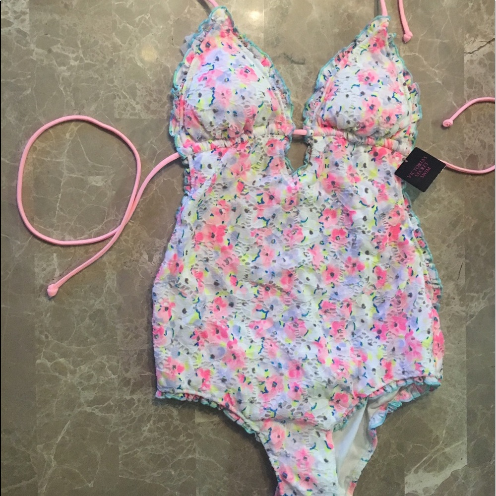 NWT Victoria's Secret monokini. Small.
