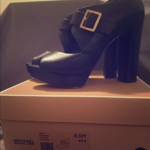 Michael Kors Elani Platforms!!