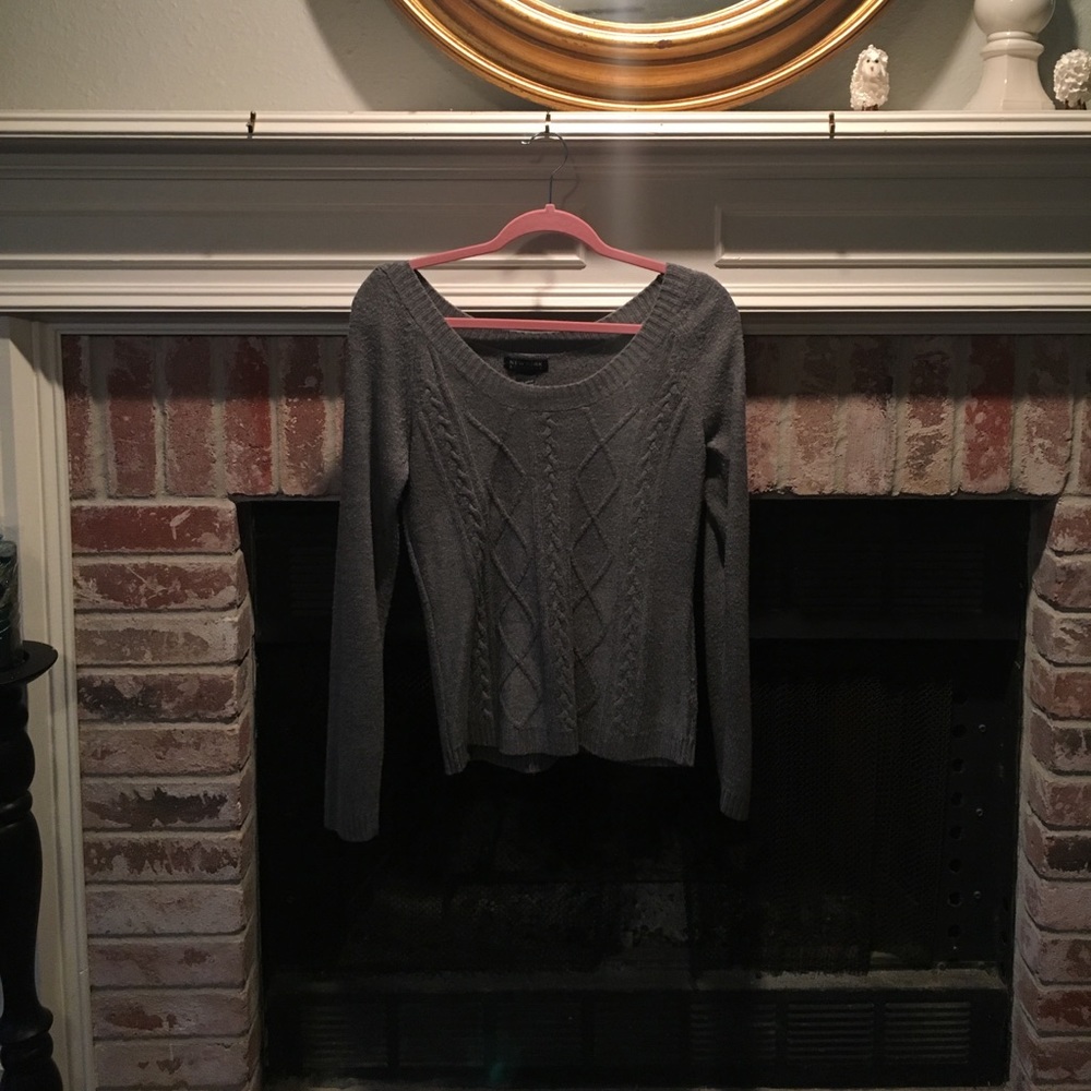 Front Cable Knit Sweater in Gray