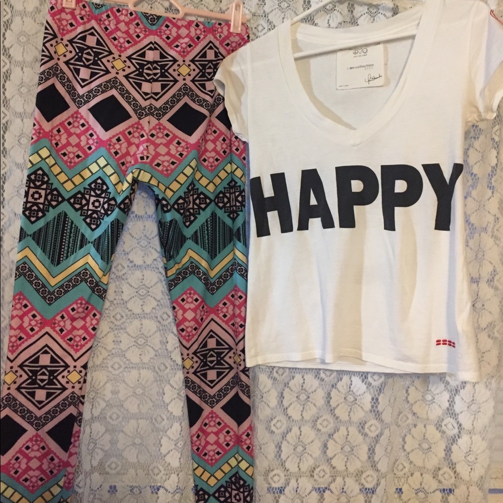 Peace Love World "HAPPY" tee