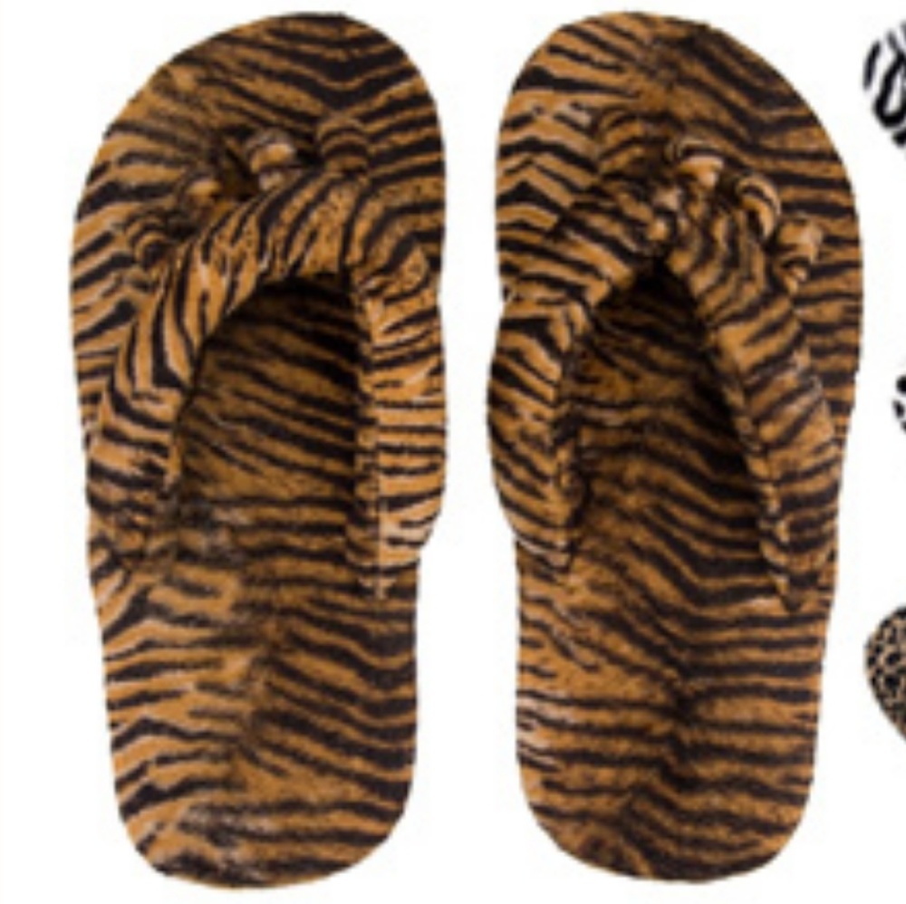 SOLD PEDI COUTURE Flip Flops Faux Fur