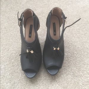 Black peep toe platform booties