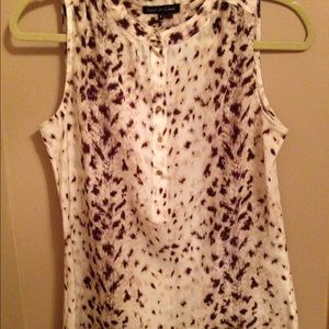 Sleeveless blouse