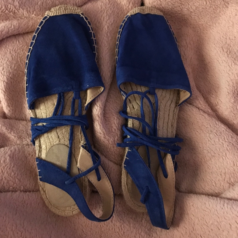Sandals size 10