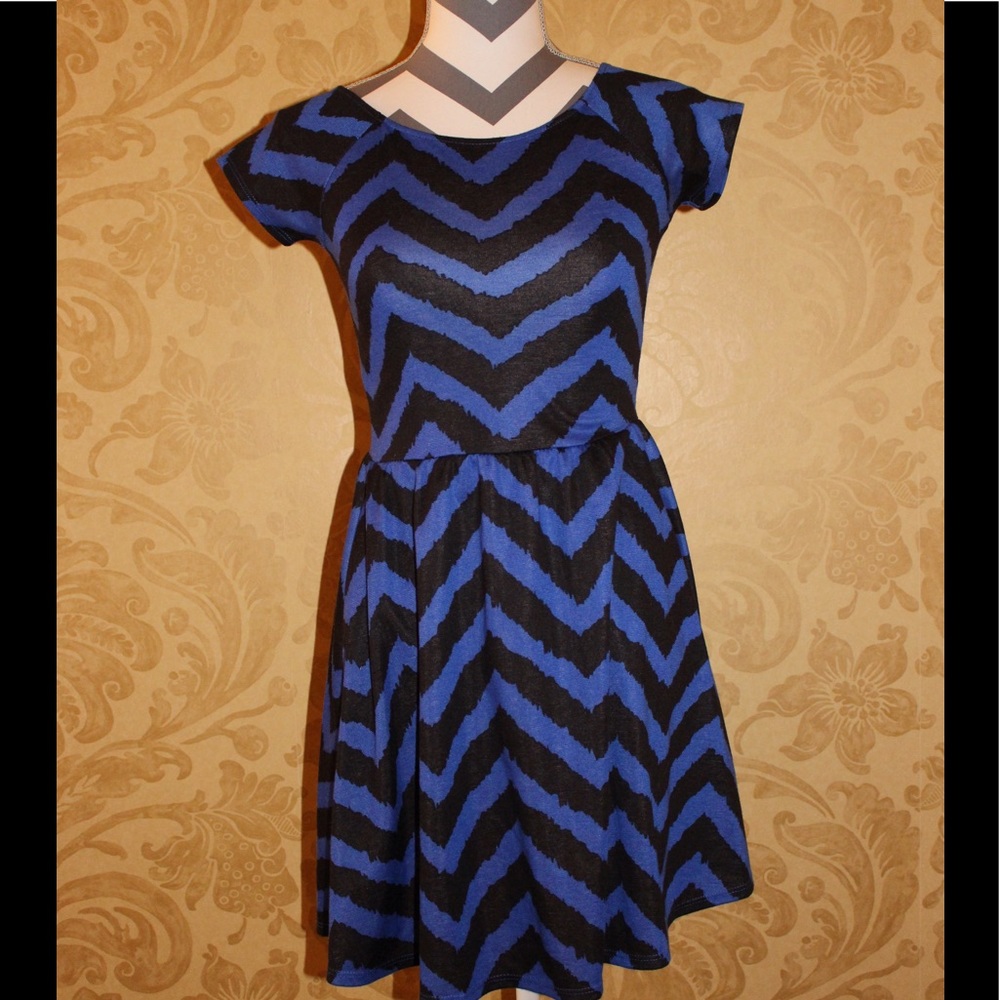 Love...Ady Skater Dress Black Blue Zig Zag XS