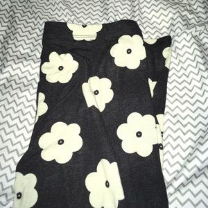 Black Daisy Leggings