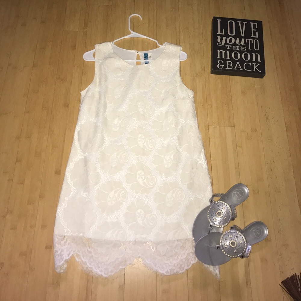 White lace dress 🌸🌸