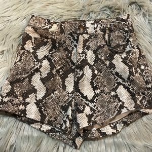 SNAKE PRINT PATTERN HIGH WAISTED SHORTS