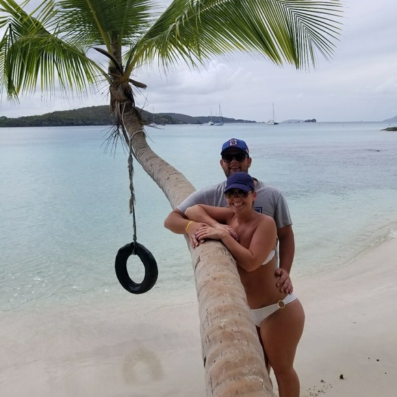 ☄Meet your posher!! ☄ - Picture 2 of 2