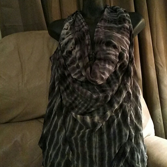 Cowl neck Grey & White tye dyed sleeveless tank - Picture 3 of 4