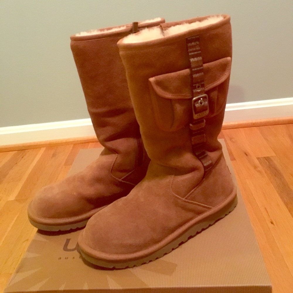 UGG Australia Size 6 Retro Cargo Boots
