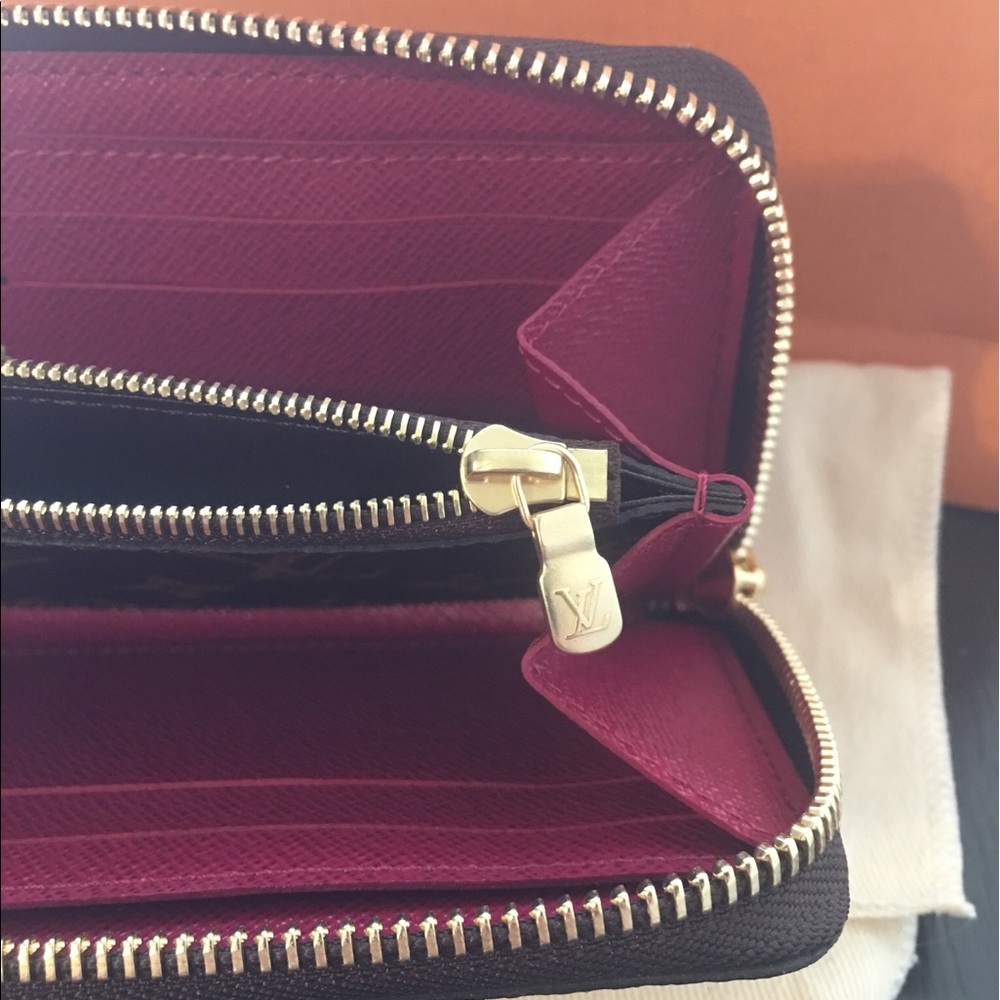 *SOLD* NWT louis vuitton clemence wallet fuchsia - Picture 4 of 5