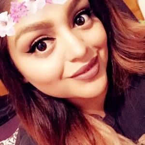 Meet your Posher, Dina