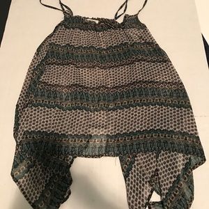 Patterned tank