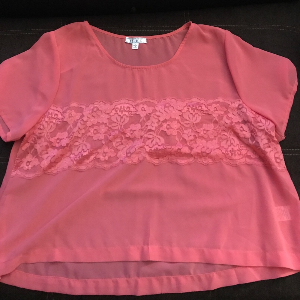 Lace accent crop
