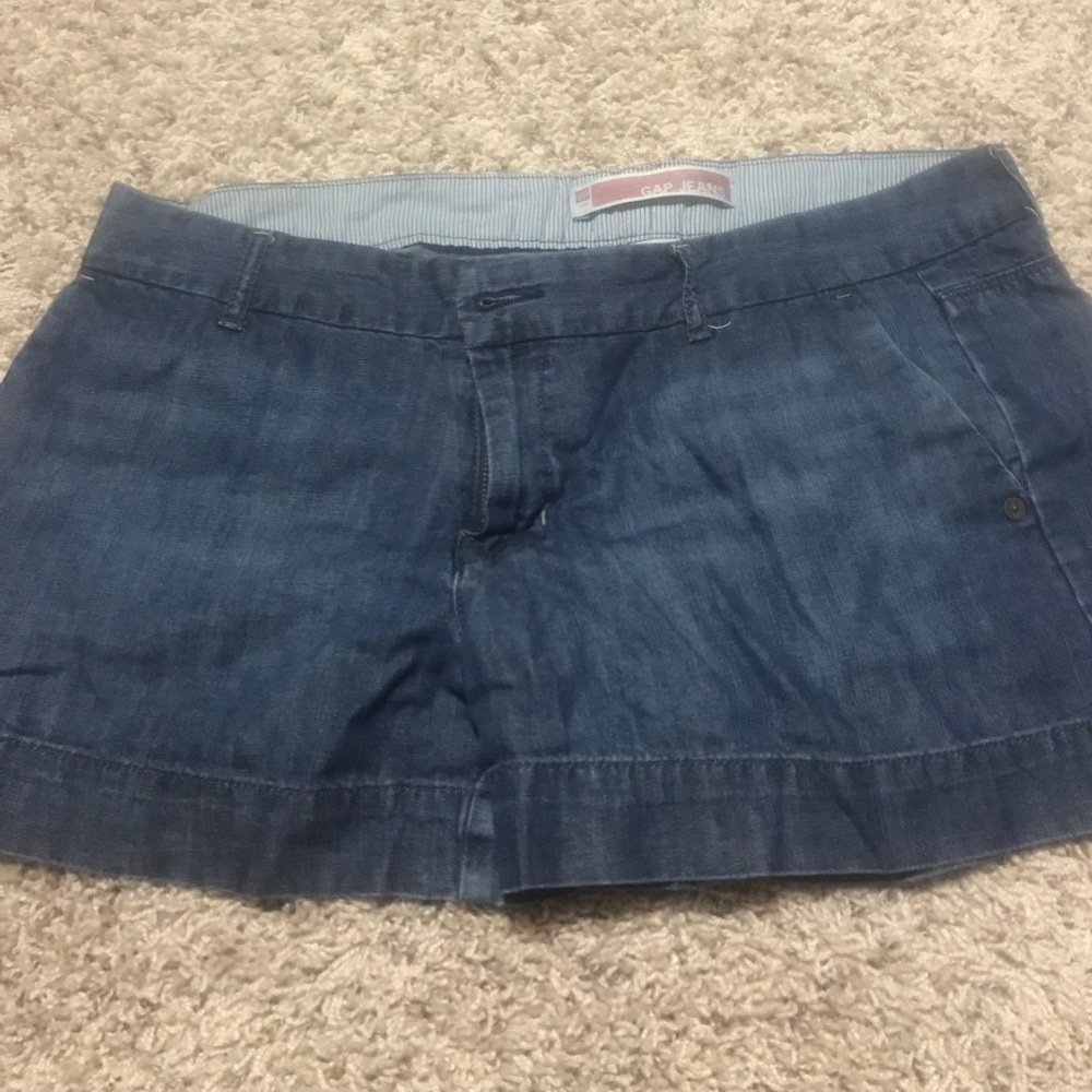 Gap shorts
