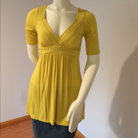 Lush Tops - $10 or free gift 🎁 with purchase Summer top from Lush. Sz. M