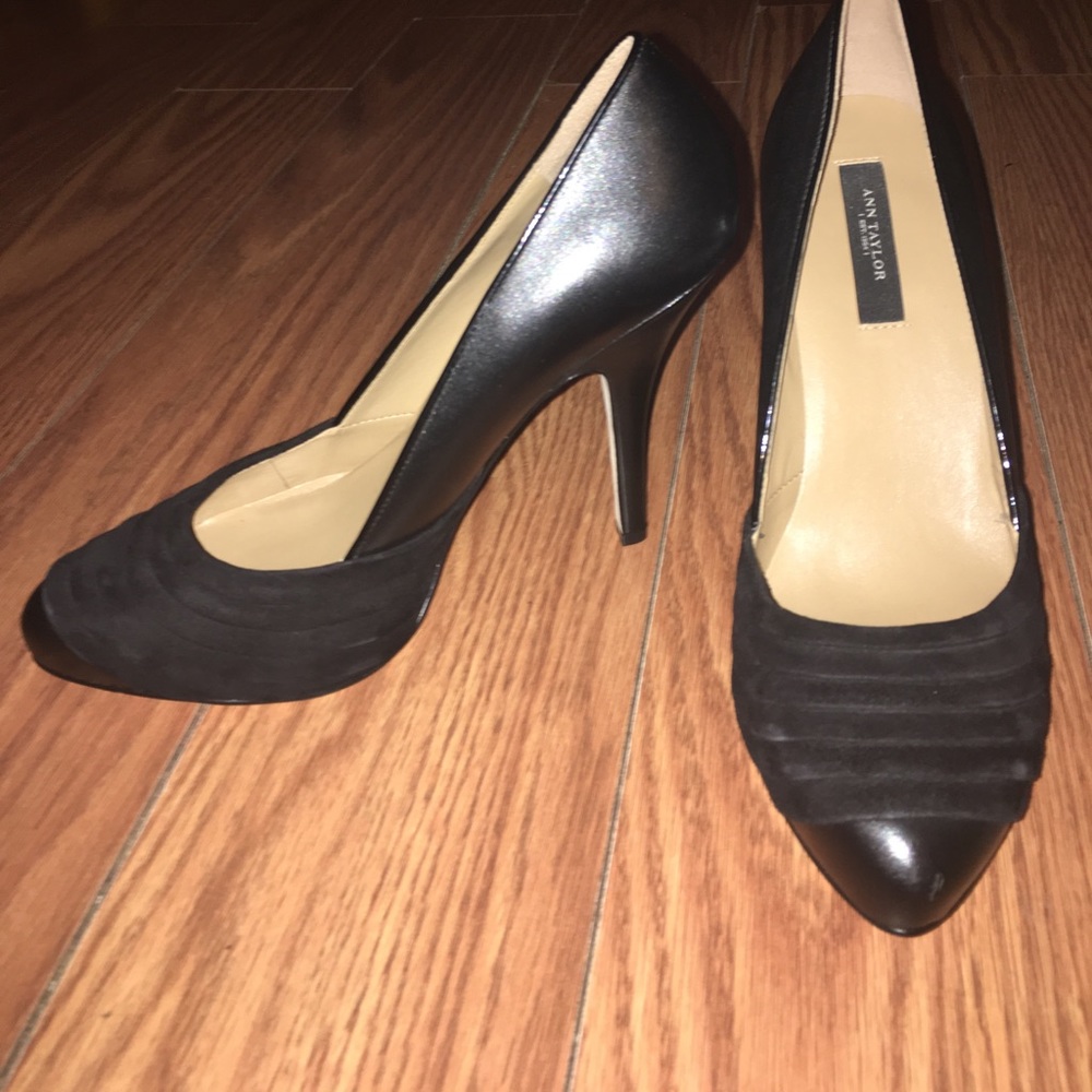 Ann Taylor black heels