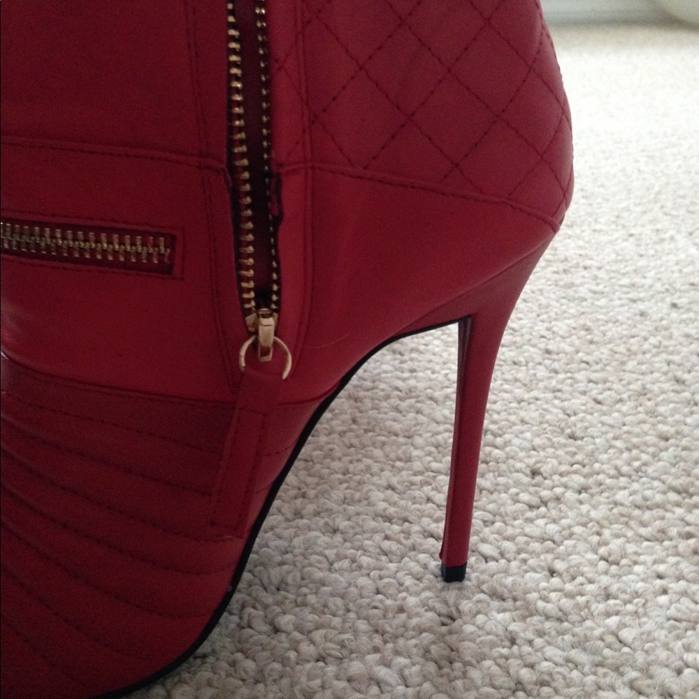 RED boots- New NEGOTIABLE!