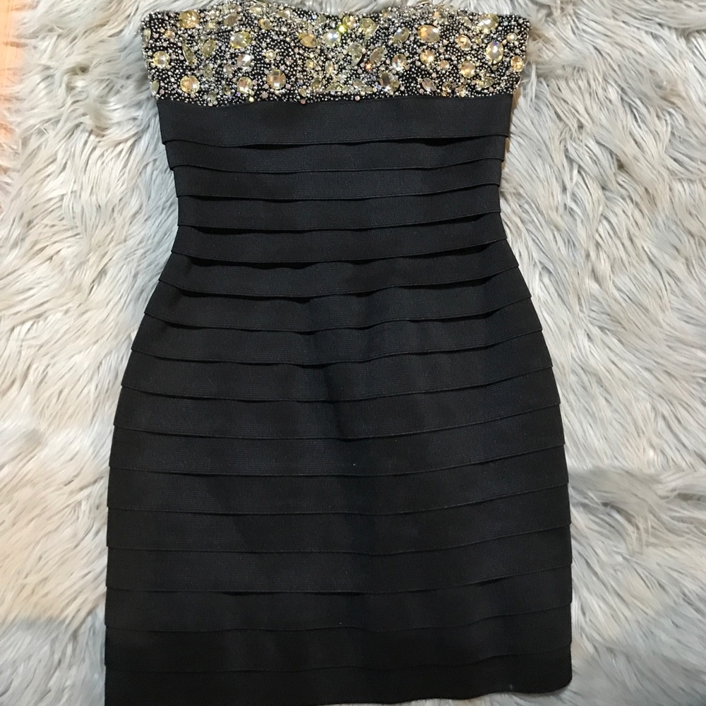 SHERRI HILL BANDAGE COCKTAIL DRESS