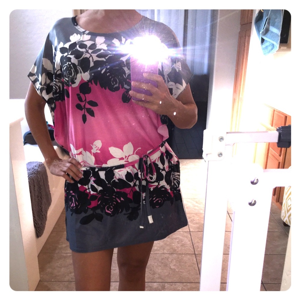 Short sleeve mini dress