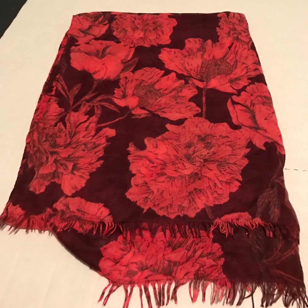 Scarf/shoulder wrap