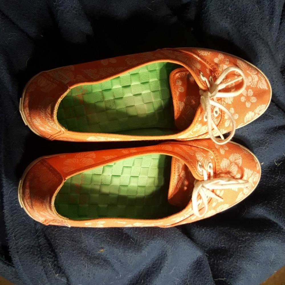 Salmon colored surfer vans
