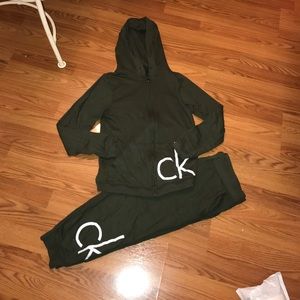 Calvin Klein 2 piece set size medium