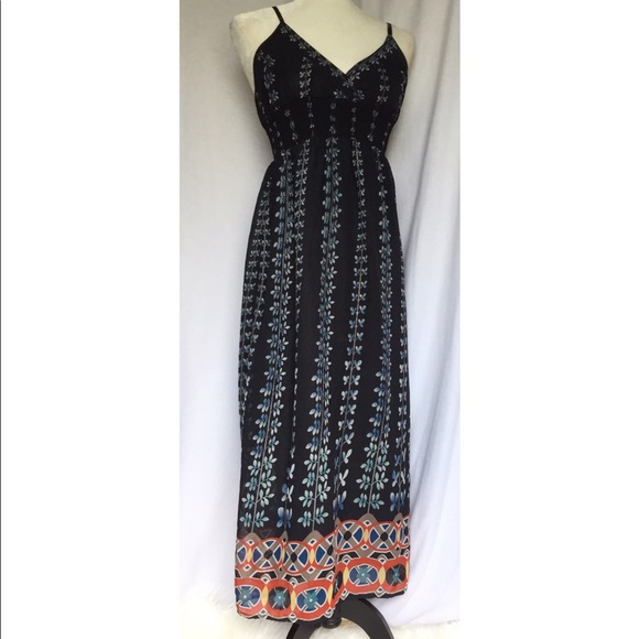 Dresses & Skirts - Flower print maxi dress⚡️