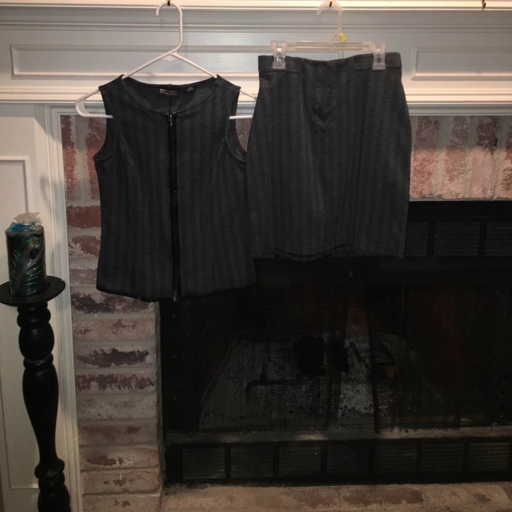 New York and Co. Charcoal two piece set